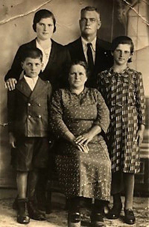 Foto storica della nostra famiglia al trullo